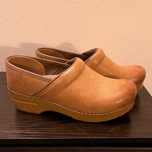 Dansko Clogs *Worn Once*